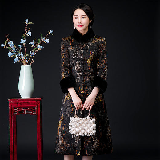 QQ-9803冬季新款妈妈时装祺袍日常改良夹棉长袖旗袍桑蚕丝开襟加厚外套 商品图0