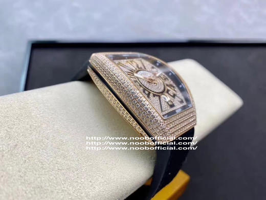 N升级版V45高品质 Franck Muller 法兰克穆勒 44x54 mm1.表壳100%原版开模 特别是三明治结构表壳 中间内侧 黑色的侧槽和把头位置凸出来的黑色色耳位 商品图8