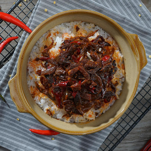 自嗨锅菌菇牛肉煲仔饭 245g