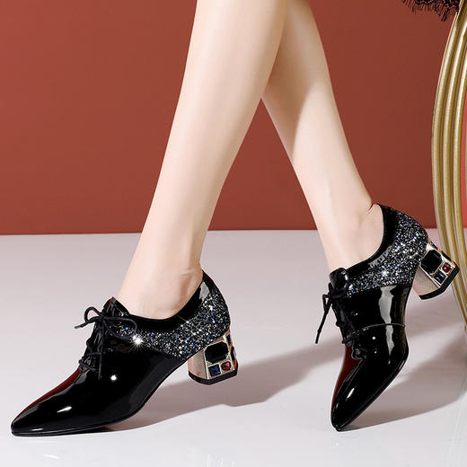 OLD-721春秋漆皮单鞋女中跟粗跟新款系带小皮鞋英伦尖头百搭水钻深口鞋 商品图1