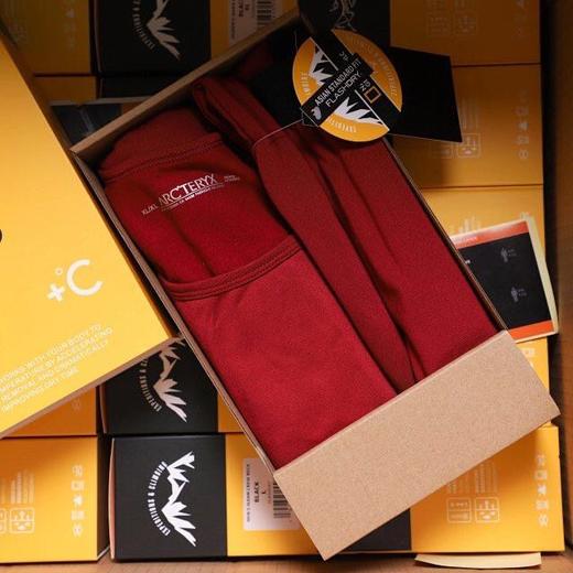 价值3200 出口海外原单！2021重磅新款国家地理X始祖鸟特别联名体感发热保暖内衣男女款套装 z强八级御寒 快速排湿 高效排汗 改善调节温度 独立原盒包装 商品图7