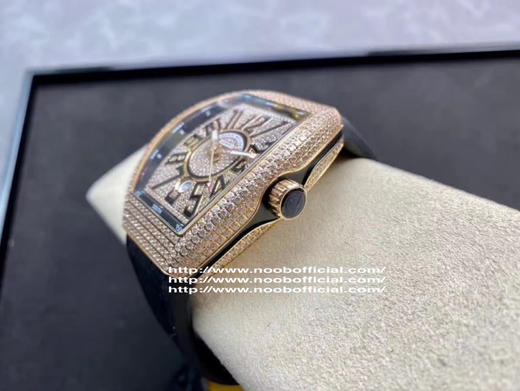 N升级版V45高品质 Franck Muller 法兰克穆勒 44x54 mm1.表壳100%原版开模 特别是三明治结构表壳 中间内侧 黑色的侧槽和把头位置凸出来的黑色色耳位 商品图7