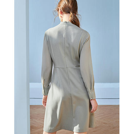 EITIE爱特爱秋季新款优雅气质时尚系带收腰A摆显瘦连衣裙女裙C20075118 商品图6