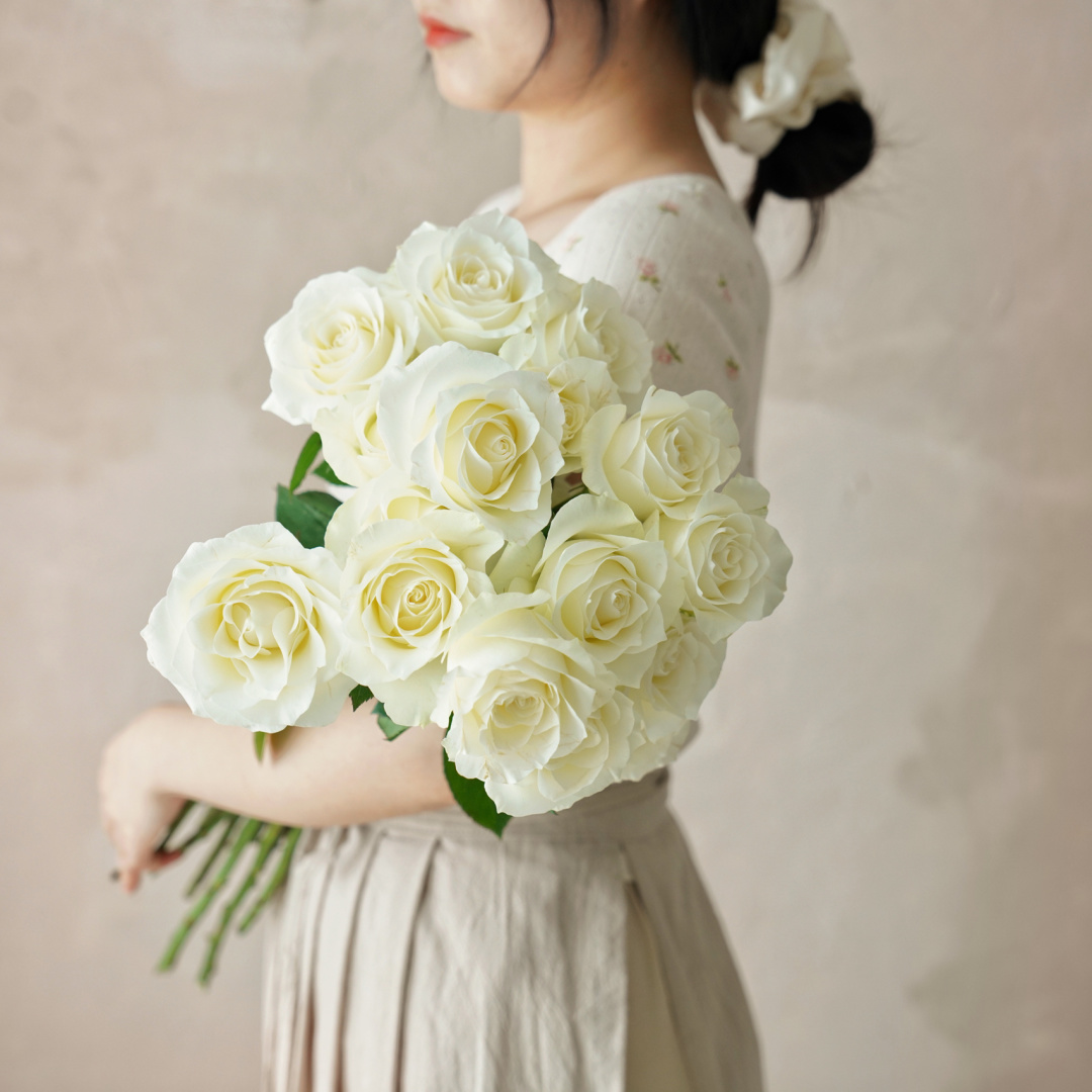 骄傲玫瑰【我有没有说过，你是我的骄傲】简小姐精选 稀有新品清纯白玫瑰 骄傲 9+1枝（防花损）2束包邮 48小时发货