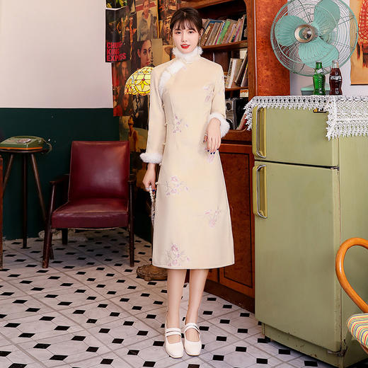 YZY-20465秋冬款旗袍粉花兔可爱少女旗袍修身素色加厚连衣裙旗袍 商品图3