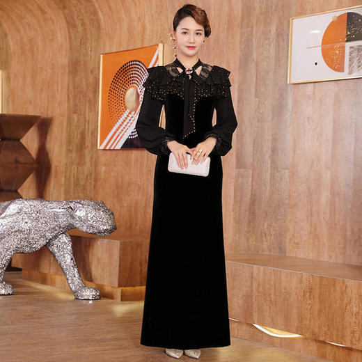 DLQ-A2647新款名媛气质修身立领长袖拼接丝绒长款礼服裙 商品图0