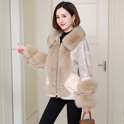 YFN-F2032冬季麂皮绒外套女韩版兔毛内胆皮草翻领狐狸毛领拼接皮草 商品图2