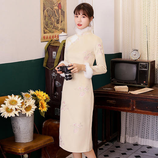 YZY-20465秋冬款旗袍粉花兔可爱少女旗袍修身素色加厚连衣裙旗袍 商品图1