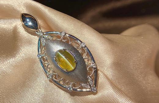 18k金绿猫眼吊坠特秒r高贵眼线蜜糖色匠心演绎时尚华丽st21ctd016ctz4