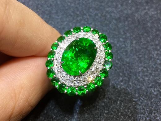 沙弗莱戒指吊坠两用款特秒n明艳祖母绿色调配镶同色系沙弗莱石钻工配