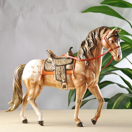 牧野英豪马摆件 釉上九彩 柔情玫瑰马摆件 釉上九彩 马到成功创意马摆件书房书架工艺品欧式家居客厅酒柜装饰品陶瓷 精美 时尚 摆件 商品图0