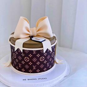 lv老花 | 半翻糖 奶油蛋糕