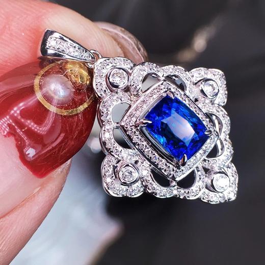 无烧矢车菊蓝宝石吊坠n主石干净火彩好颜色漂亮18k金伴钻镶嵌无烧