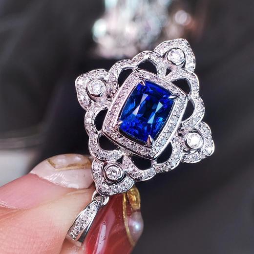 无烧矢车菊蓝宝石吊坠n主石干净火彩好颜色漂亮18k金伴钻镶嵌无烧