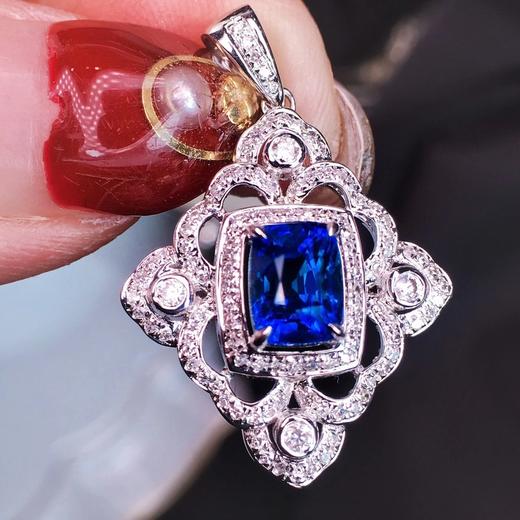 无烧矢车菊蓝宝石吊坠n主石干净火彩好颜色漂亮18k金伴钻镶嵌无烧