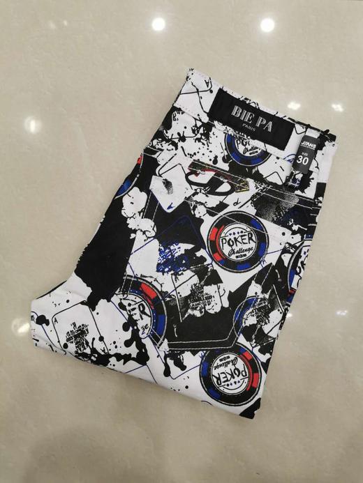 1804时尚牛仔裤 商品图0