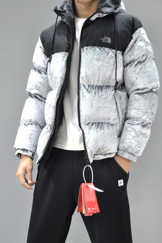 点此购买 北面男女款黑标丝绒连帽羽绒服 诱163608