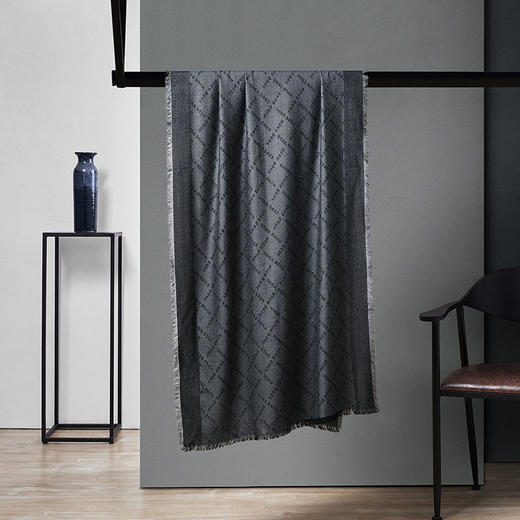 HBPJ-003 HUGO BOSS LOGO提花披肩（灰黑） 商品图0