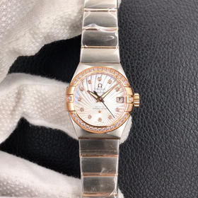 OMEGA欧米茄 星座系列PLUMA轻羽腕表 搭载8520全自动机械表机芯 “星座”特指一个恒星群落。而在制表领域中