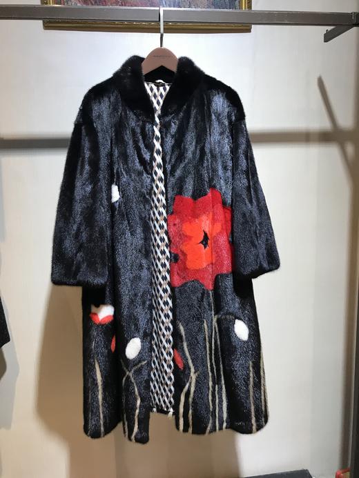 【伯妮斯茵】黑色水貂镶花皮大衣--《冬季时尚系列》206PC009 商品图1