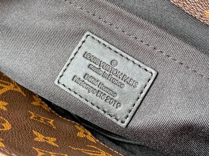 驴steamer手袋彰显身份与地位的象征商务男士必备的一款包包