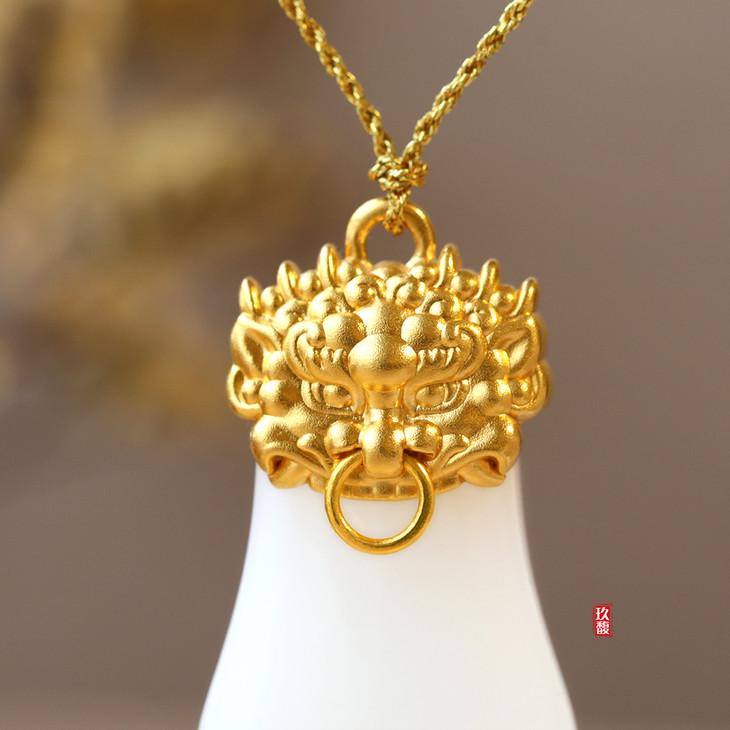 牌" 据说,只要把愿望或祝福许在"无事牌"上 狮子在我国的传统文化中