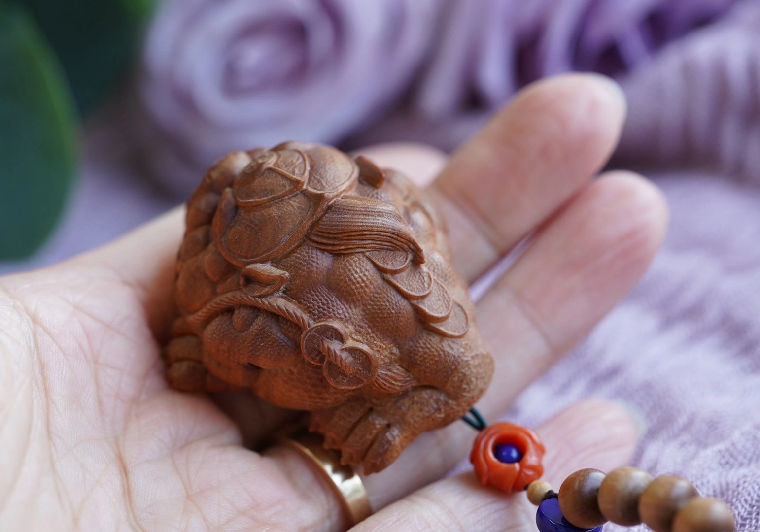 【聚财之气】金蟾老山檀手把件