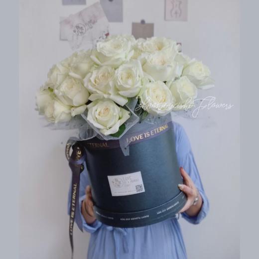 《初晴雨后》-白玫瑰抱抱桶 商品图0