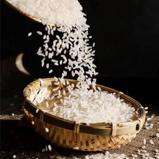 【·五常有机生态大米】黑土地培育，农科院新品。首批200亩试验田种植，前3年养地，后四年逐渐扩大种植，你敢买就敢让你惊艳。仅仅是生米，一打开包装就香飘四溢。 商品图4