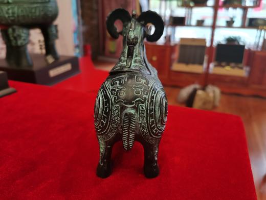 羊尊/盛酒器/商代晚期 商品图3