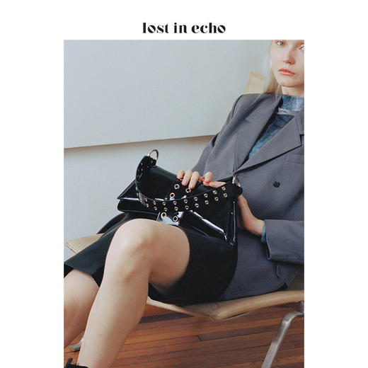 lost in echo 原创设计师品牌 大号巴雷特气眼腋下包亮黑 商品图3