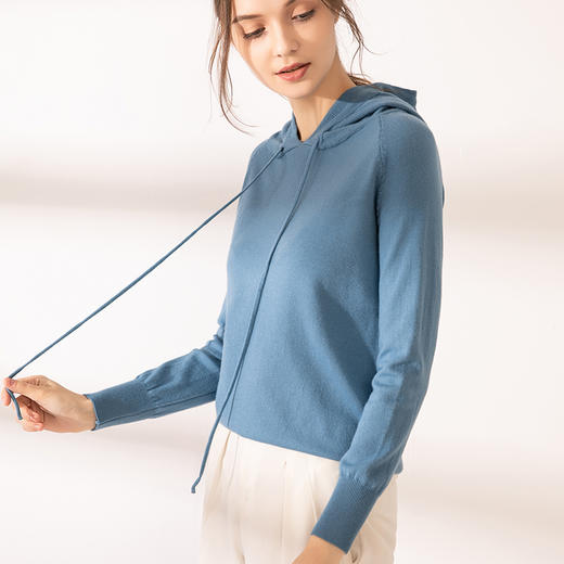 【百搭高弹力连帽针织衫】 卫衣款式多色连帽针织衫 减龄神奇 不挑身材 手感柔软 舒适亲肤 颜色多选 商品图3