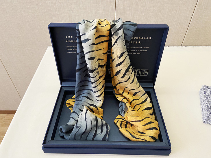 青云染植物染围巾非物质文化遗产蜡染冰裂纹长巾