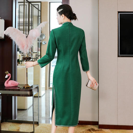 MW-HY99591旗袍改良长袖连衣裙2020新款刺绣时尚妈妈装秋装 商品图3