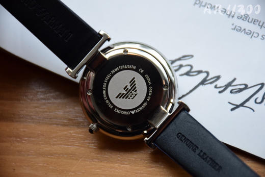 原单阿玛尼ARMANI石英男表 AR11300
表壳：精钢
表镜：矿物质强化玻璃
表带：真皮 商品图5