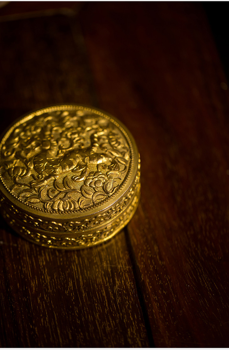 清代铜鎏金瑞兽纹香盒