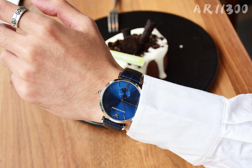 原单阿玛尼ARMANI石英男表 AR11300
表壳：精钢
表镜：矿物质强化玻璃
表带：真皮 商品图7