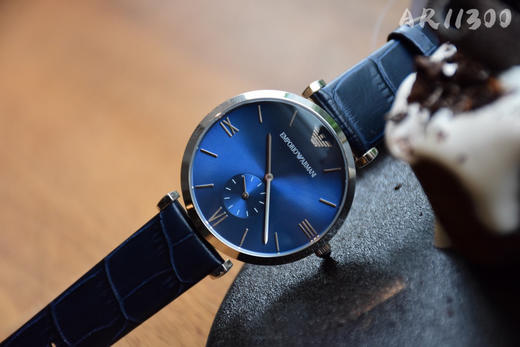 原单阿玛尼ARMANI石英男表 AR11300
表壳：精钢
表镜：矿物质强化玻璃
表带：真皮 商品图2