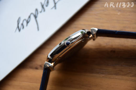 原单阿玛尼ARMANI石英男表 AR11300
表壳：精钢
表镜：矿物质强化玻璃
表带：真皮 商品图4