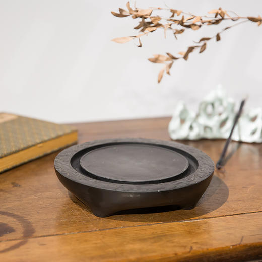 清代  螭虎纹四足辟雍砚 商品图0