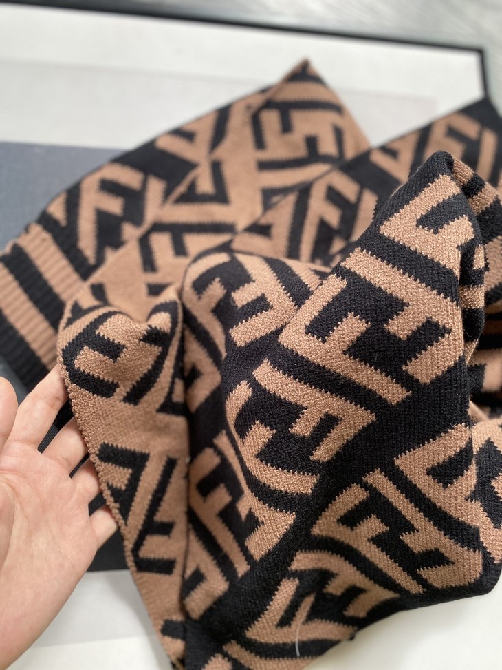 经典双f图案芬迪定制款羊毛混纺围巾针织款