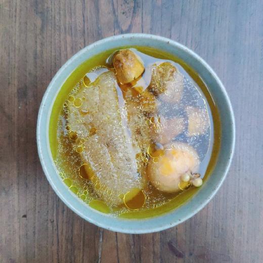 【山珍鸡汤 食材包】(山林散养一年半母鸡一只+野生竹荪+野生姬松茸+山姜）免费清理好.真空包装.顺丰冷鲜配送次日到 商品图1