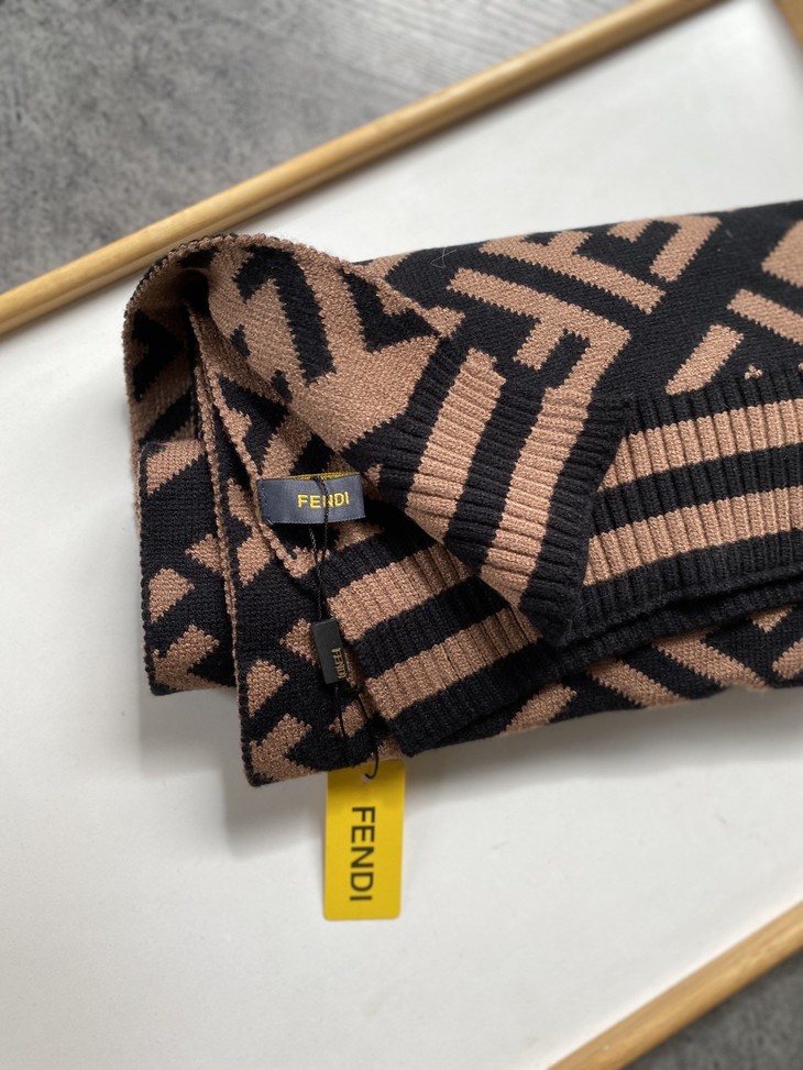 经典双f图案芬迪定制款羊毛混纺围巾针织款