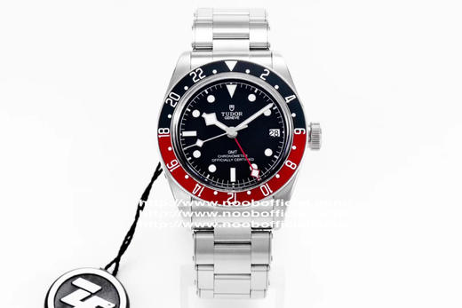 ZF年度最热腕上佳品【红蓝经典 复古型格】ZF震撼推出——帝舵碧湾系列之格林尼治型腕表。以传统设计融合格林尼治“红蓝”经典，成就此复古运动的腕上佳品。 商品图14