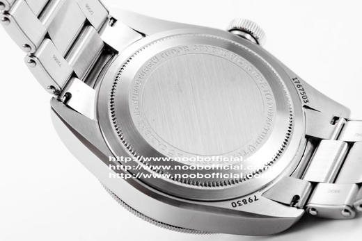 ZF年度最热腕上佳品【红蓝经典 复古型格】ZF震撼推出——帝舵碧湾系列之格林尼治型腕表。以传统设计融合格林尼治“红蓝”经典，成就此复古运动的腕上佳品。 商品图8