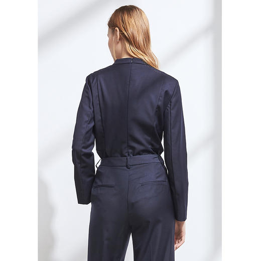 EITIE爱特爱冬季新款时尚气质简约百搭经典收腰显瘦小上衣女6013717 商品图7