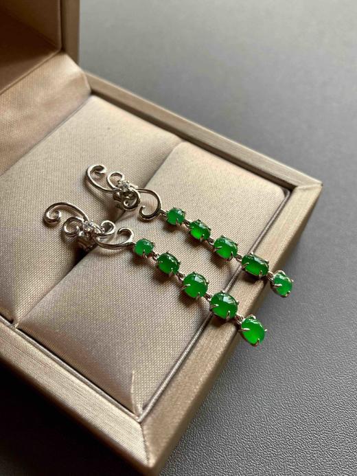 高冰种阳绿翡翠蛋面耳坠18k白金钻石镶嵌 商品图3