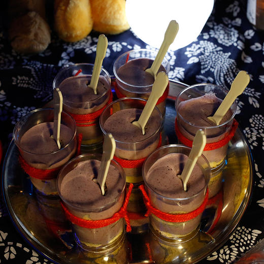 【甜久荟-主题派对案例-神马都是玩】参考案例 越夜越魅力 主题色系皆可定制 广宣亮点 现场人气摆拍转发 仪式感蛋糕分享留客 天然食材 低糖健康 商品图6