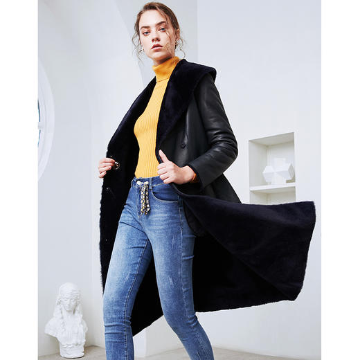 EITIE爱特爱冬季新款时尚收腰加厚保暖羊皮毛长款大衣皮外套6093722 商品图1