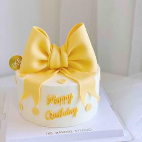 鹅黄太温柔 | 半翻糖奶油蛋糕